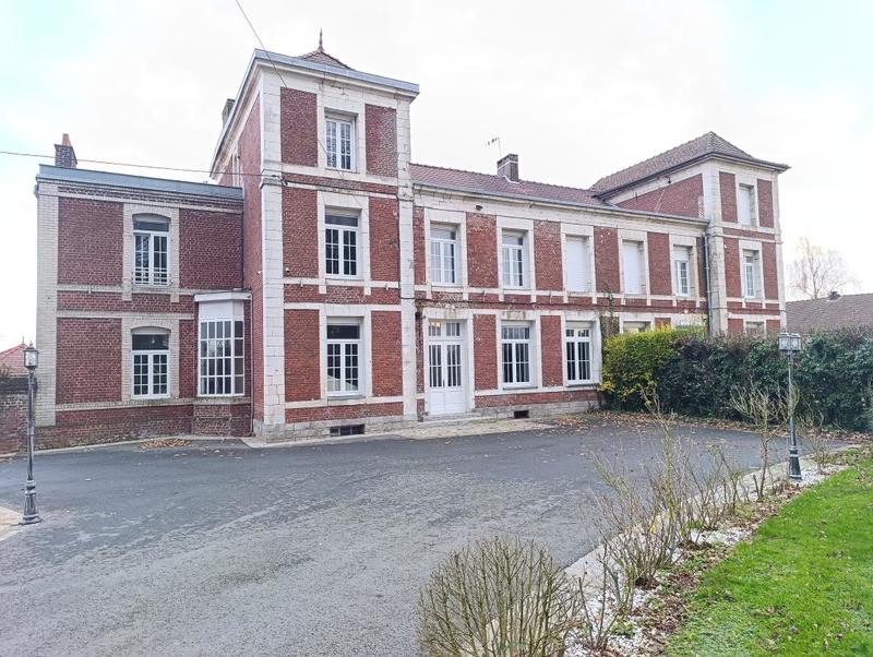 Maison - 274 m² - 10 pièces