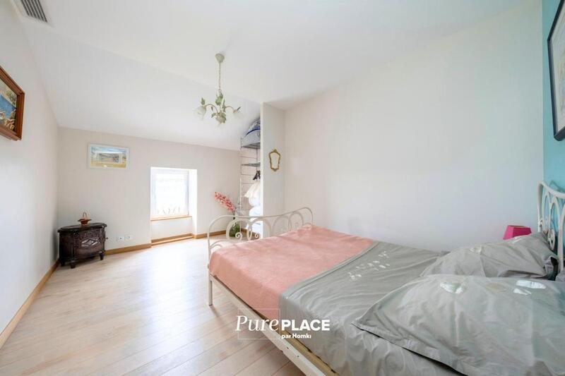 Maison - 334 m² - 8 pièces