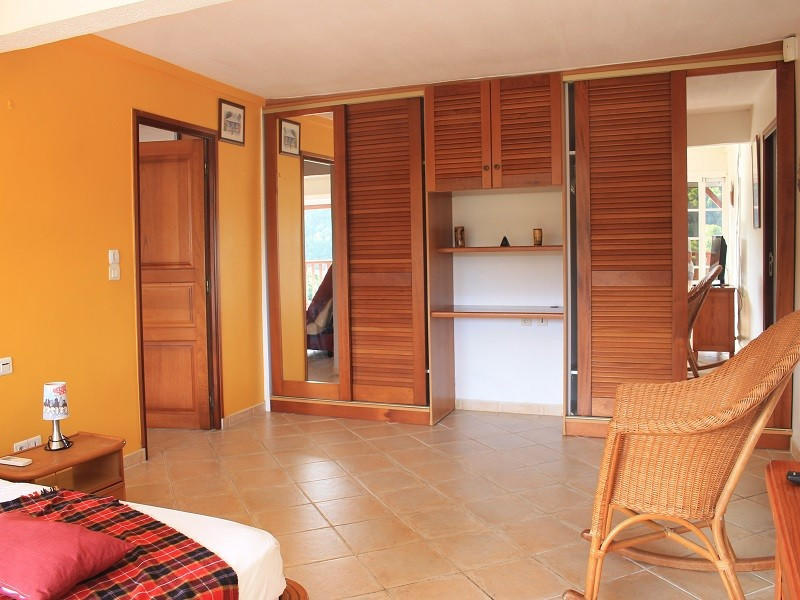 Maison - 256 m² - 7 pièces