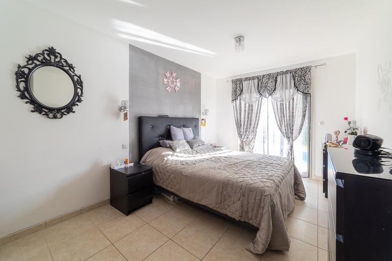 Villa - 230 m² - 6 pièces