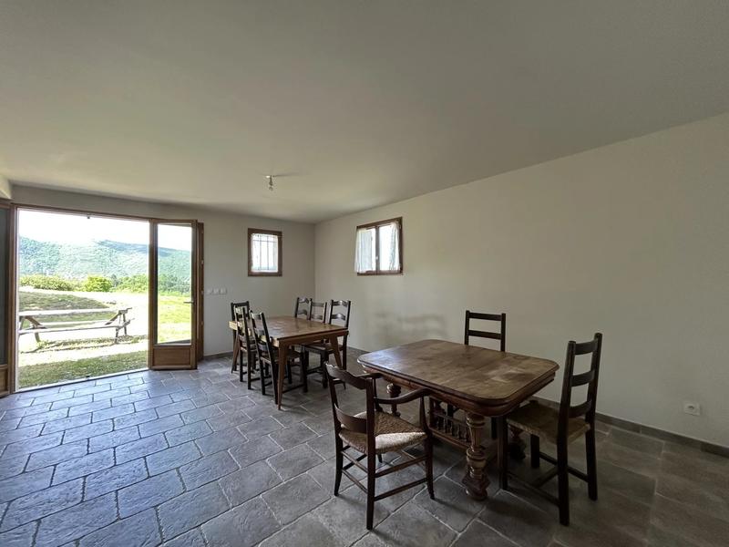 Maison - 195 m² - 8 pièces