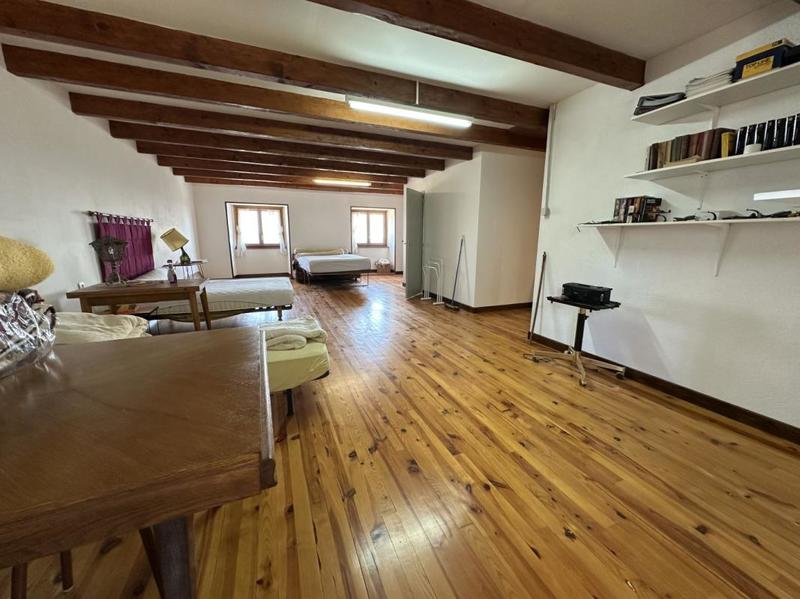 Maison - 235 m² - 9 pièces