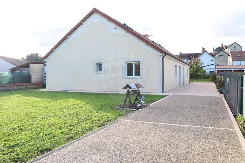 Pavillon - 225 m² - 9 pièces