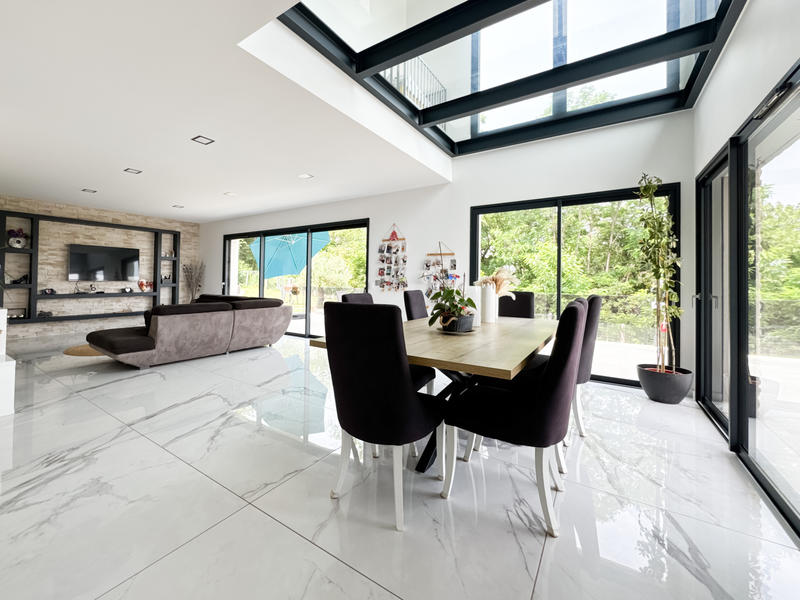 Maison - 180 m² - 6 pièces