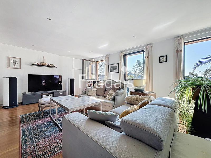 Maison - 449 m² - 15 pièces