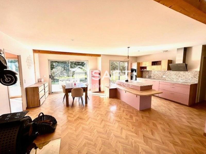 Maison - 123 m² - 6 pièces