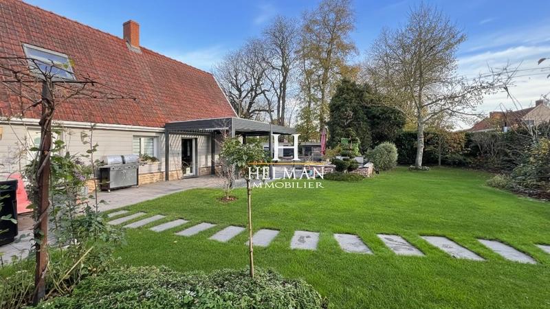 Maison - 201 m² - 6 pièces