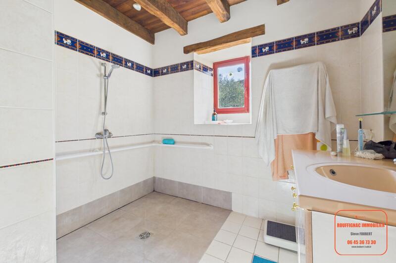 Maison - 240 m² - 9 pièces