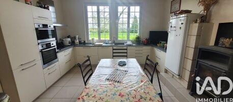 Maison - 243 m² - 7 pièces