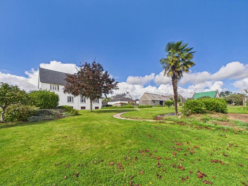 Propriété - 222 m² - 9 pièces