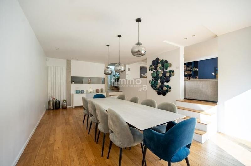 Maison d'architecte - 250 m² - 7 pièces