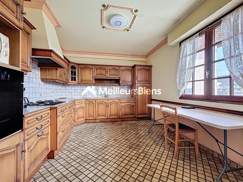 Maison - 187 m² - 8 pièces