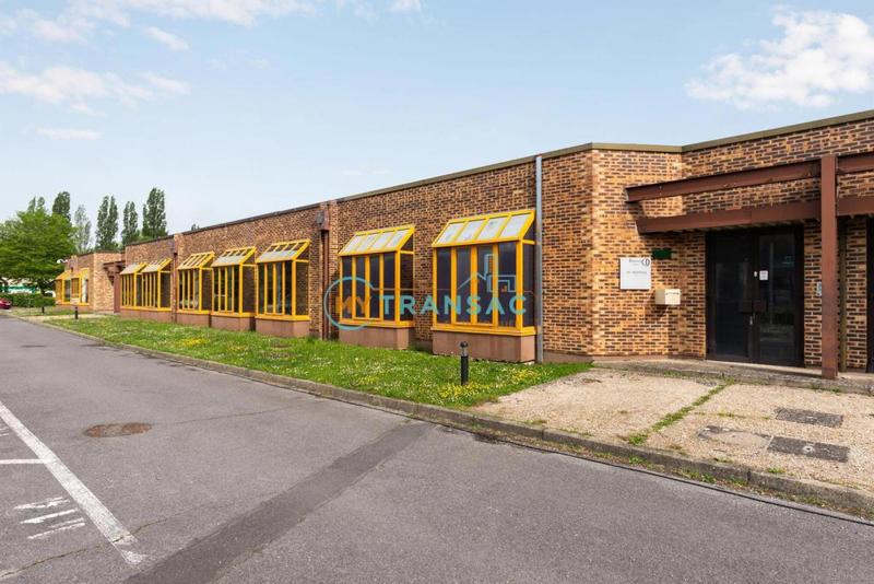 Local d'activité / Entrepôt - 302 m²