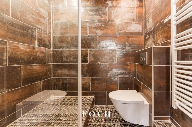 Maison - 350 m² - 10 pièces