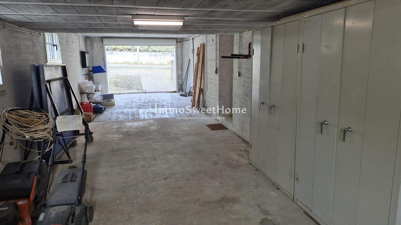 Villa - 242 m² - 9 pièces