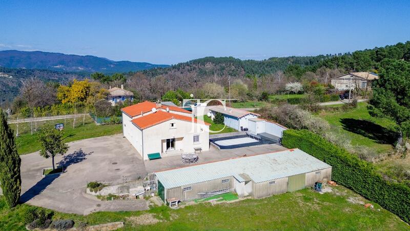 Maison - 151 m² - 5 pièces