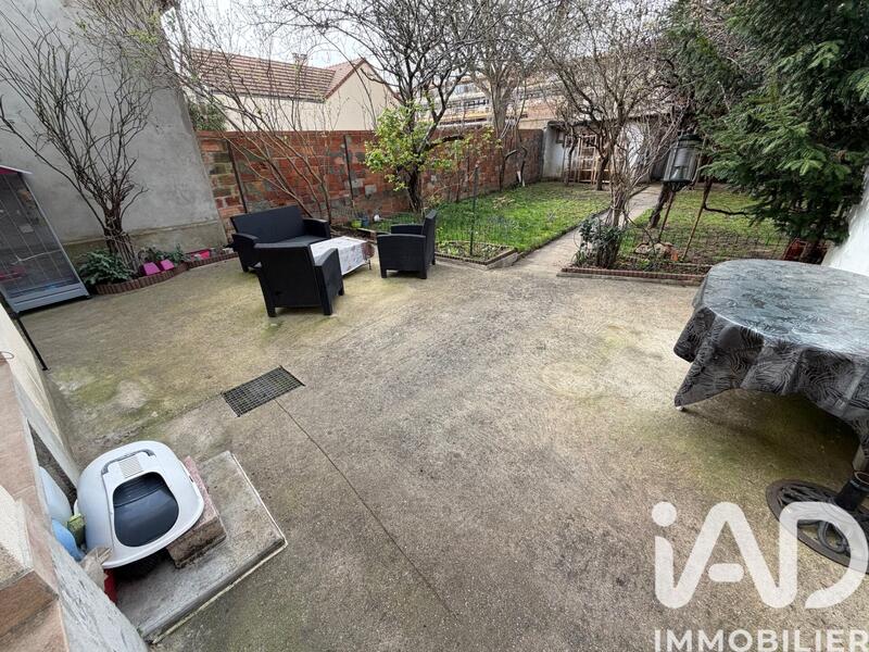 Maison - 95 m² - 5 pièces