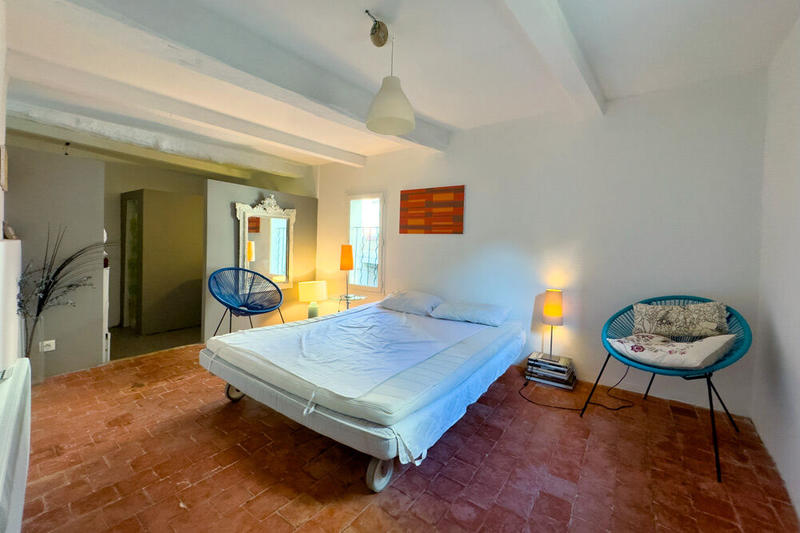 Maison - 302 m² - 7 pièces