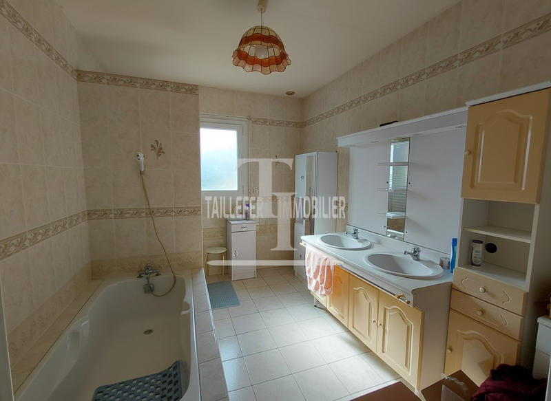 Maison - 190 m² - 6 pièces