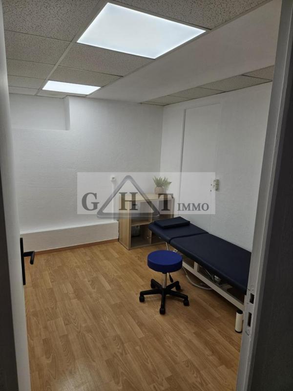 Local commercial - 151 m²