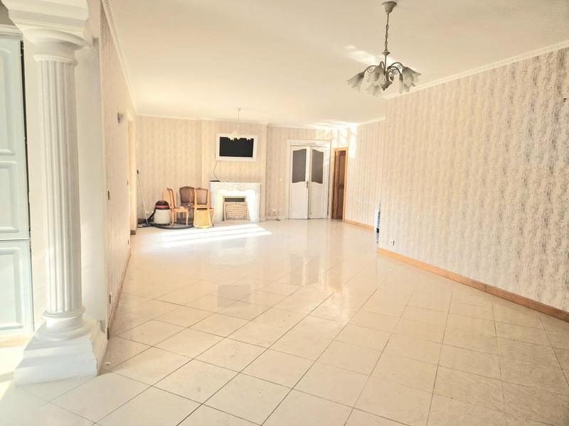 Maison - 224 m² - 7 pièces