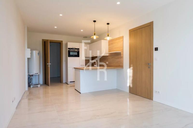 Maison - 470 m² - 7 pièces