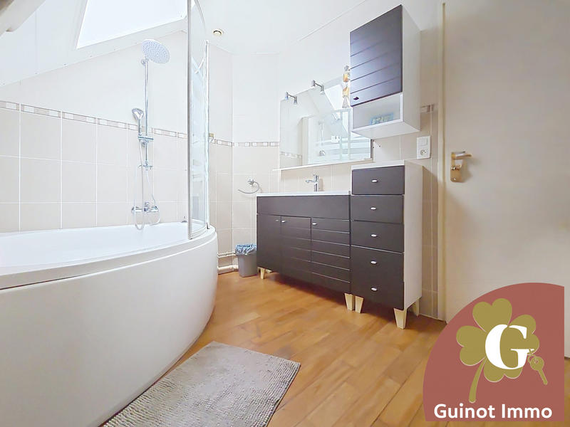 Maison - 131 m² - 5 pièces