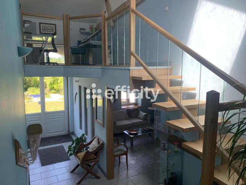 Maison - 220 m² - 7 pièces