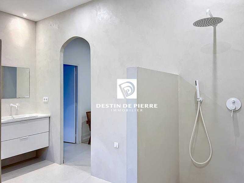 Maison - 219 m² - 6 pièces