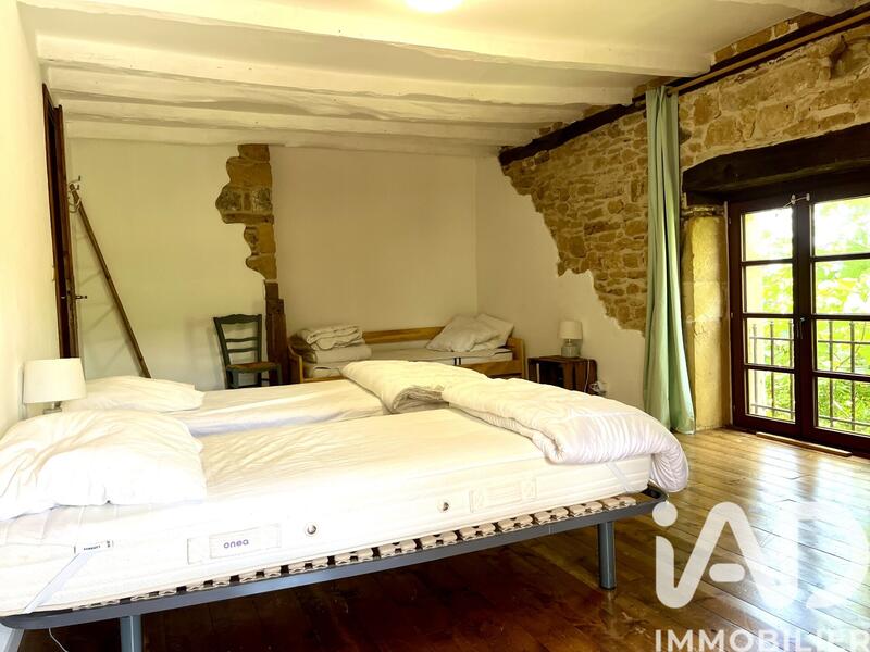 Maison - 224 m² - 8 pièces