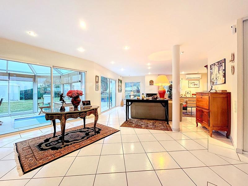 Maison - 180 m² - 5 pièces