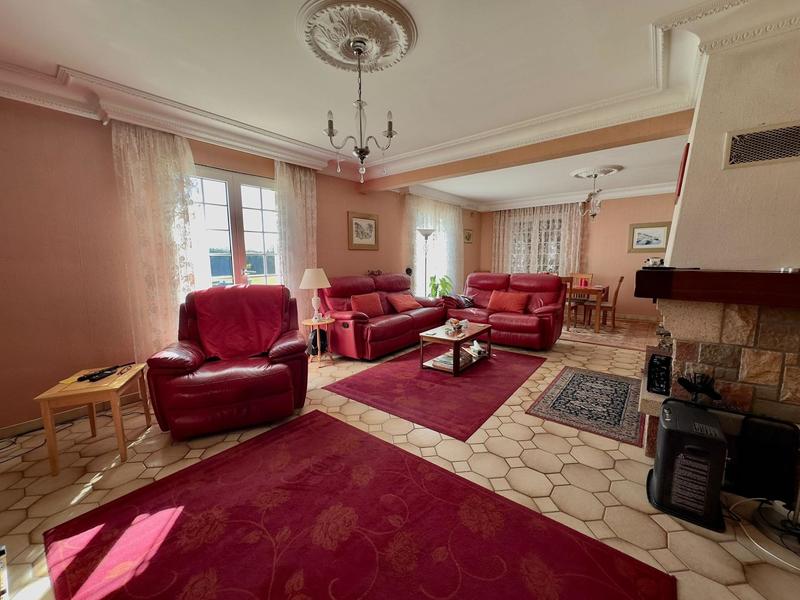 Maison - 200 m² - 6 pièces