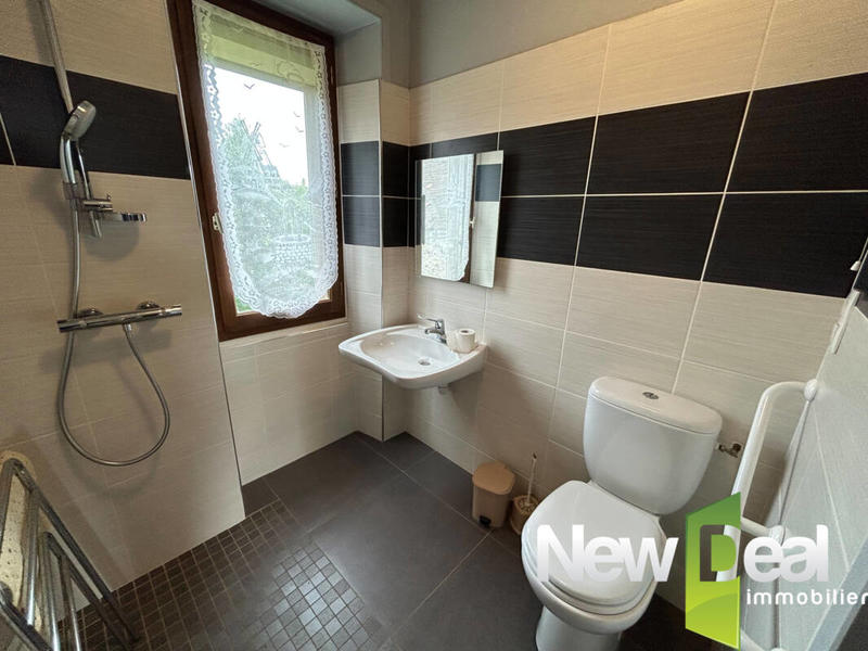 Corps de ferme - 230 m² - 9 pièces