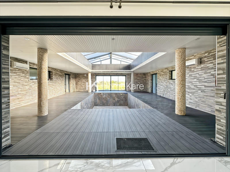 Maison - 224 m² - 6 pièces