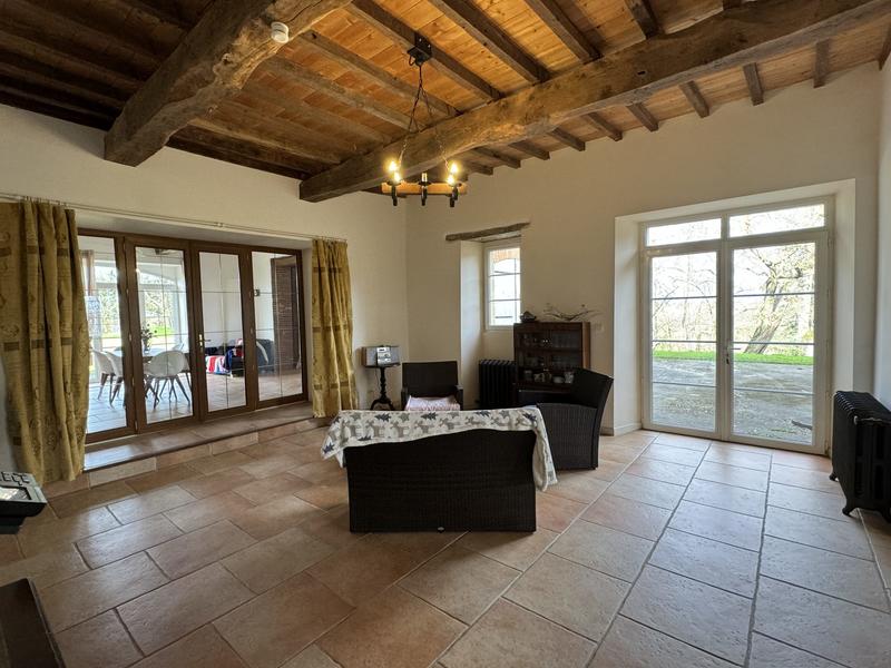 Maison - 433 m² - 11 pièces