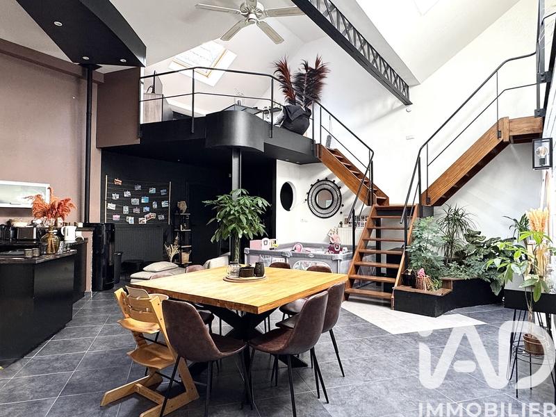 Loft - 229 m² - 8 pièces