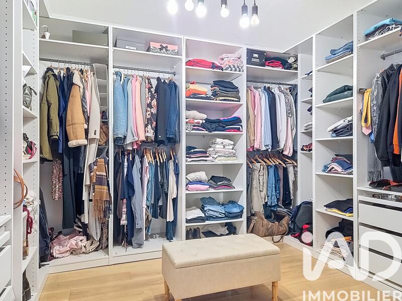 Maison - 250 m² - 7 pièces