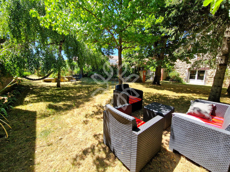 Maison - 285 m² - 6 pièces