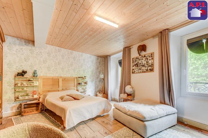 Maison - 433 m² - 14 pièces