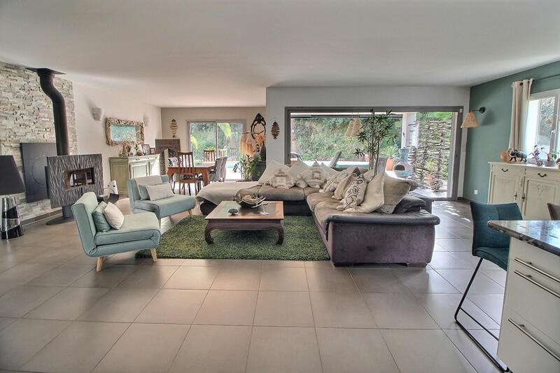 Villa - 204 m² - 7 pièces