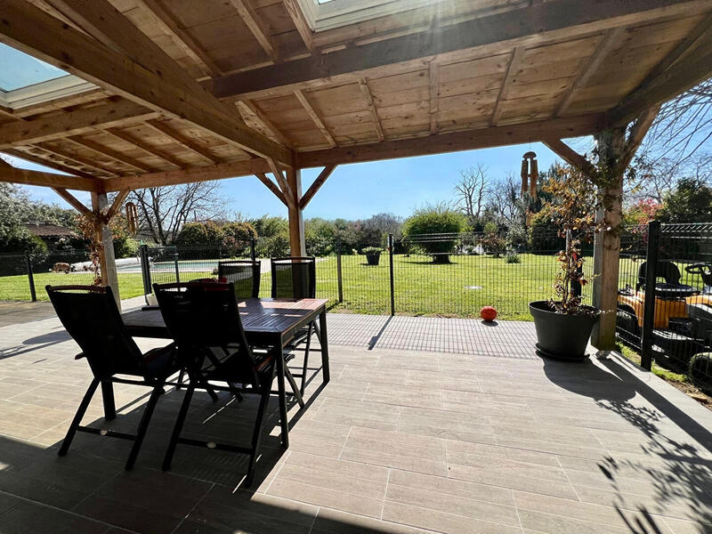 Maison - 298 m² - 10 pièces