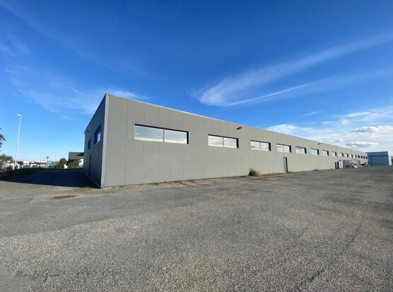 Local commercial - 1 200 m²