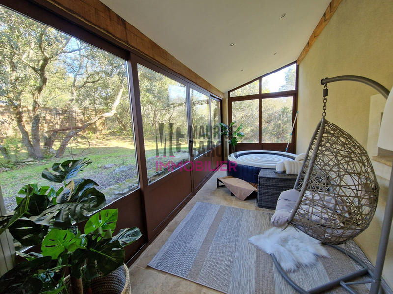 Maison - 262 m² - 8 pièces