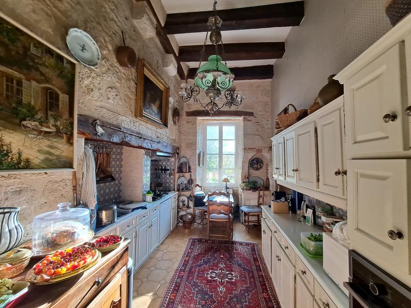 Maison - 300 m² - 8 pièces