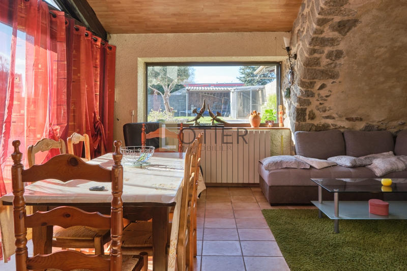 Maison - 240 m² - 8 pièces