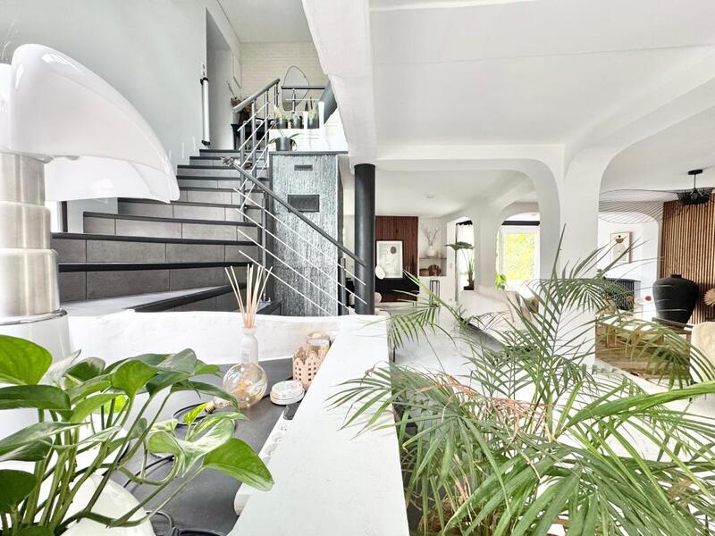 Maison - 280 m² - 7 pièces