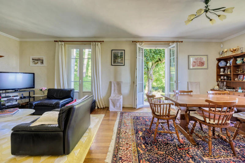 Maison - 196 m² - 7 pièces