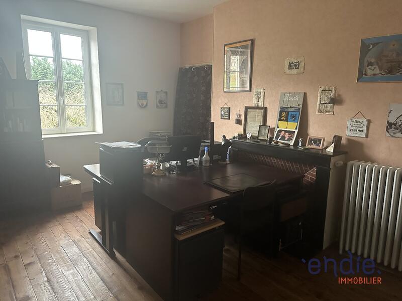 Maison - 328 m² - 10 pièces