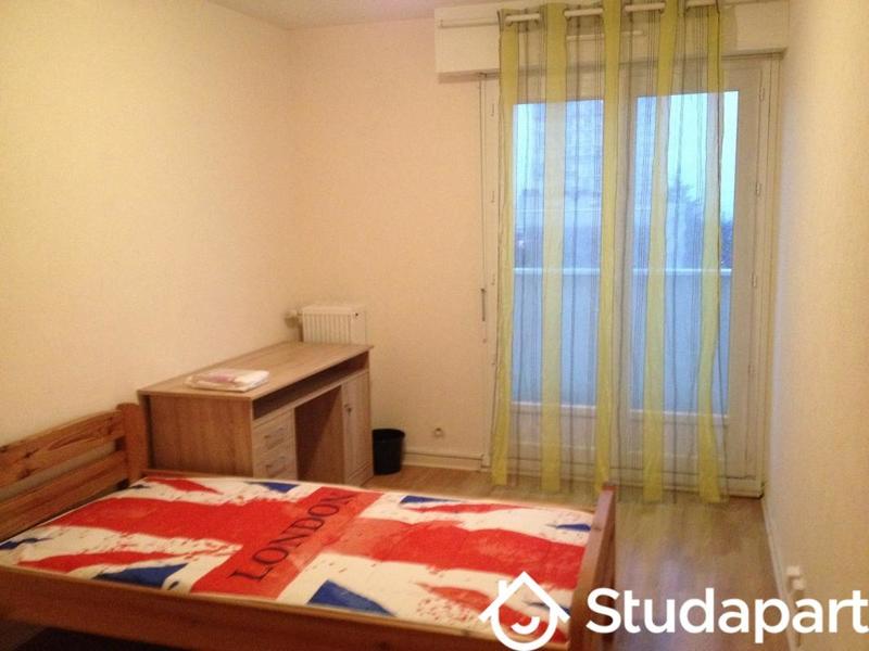 Chambre - 11 m² - 1 pièce