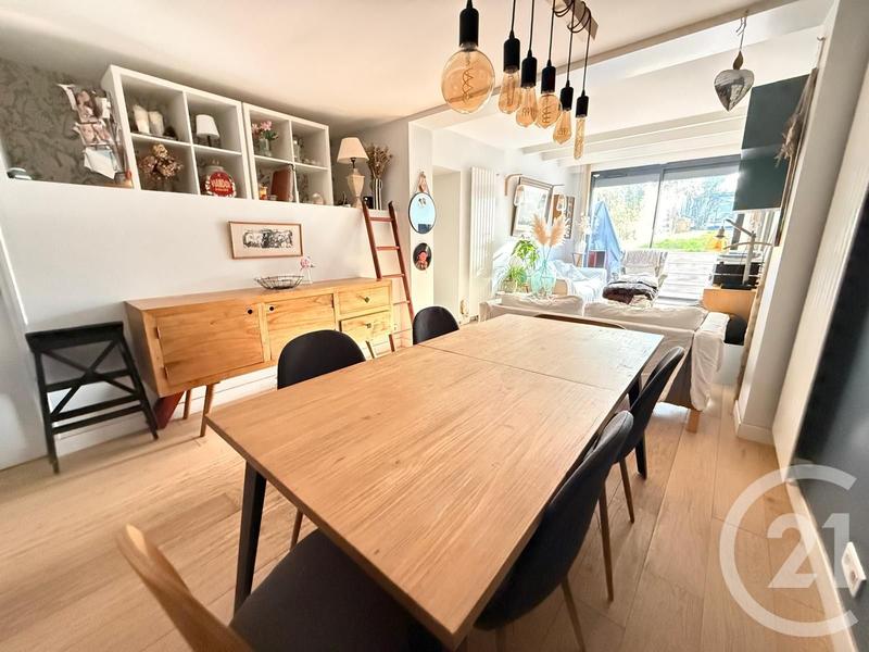 Maison - 107 m² - 6 pièces